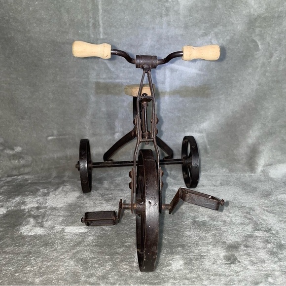 Rustic Decorative Metal Tricycle Wooden Seat & Handles - Picture 9 of 9